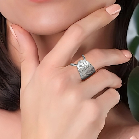 🆕️Minimalist Statement Ring 18K White Gold Plated Stainless Steel Adjustable - Picture 3 of 13